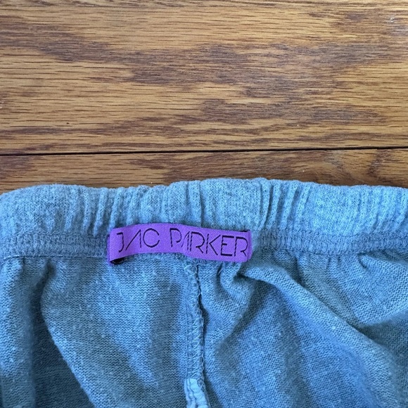 Jac Parker Women’s Gray Jogger Sweatpants Size Medium - Picture 3 of 4